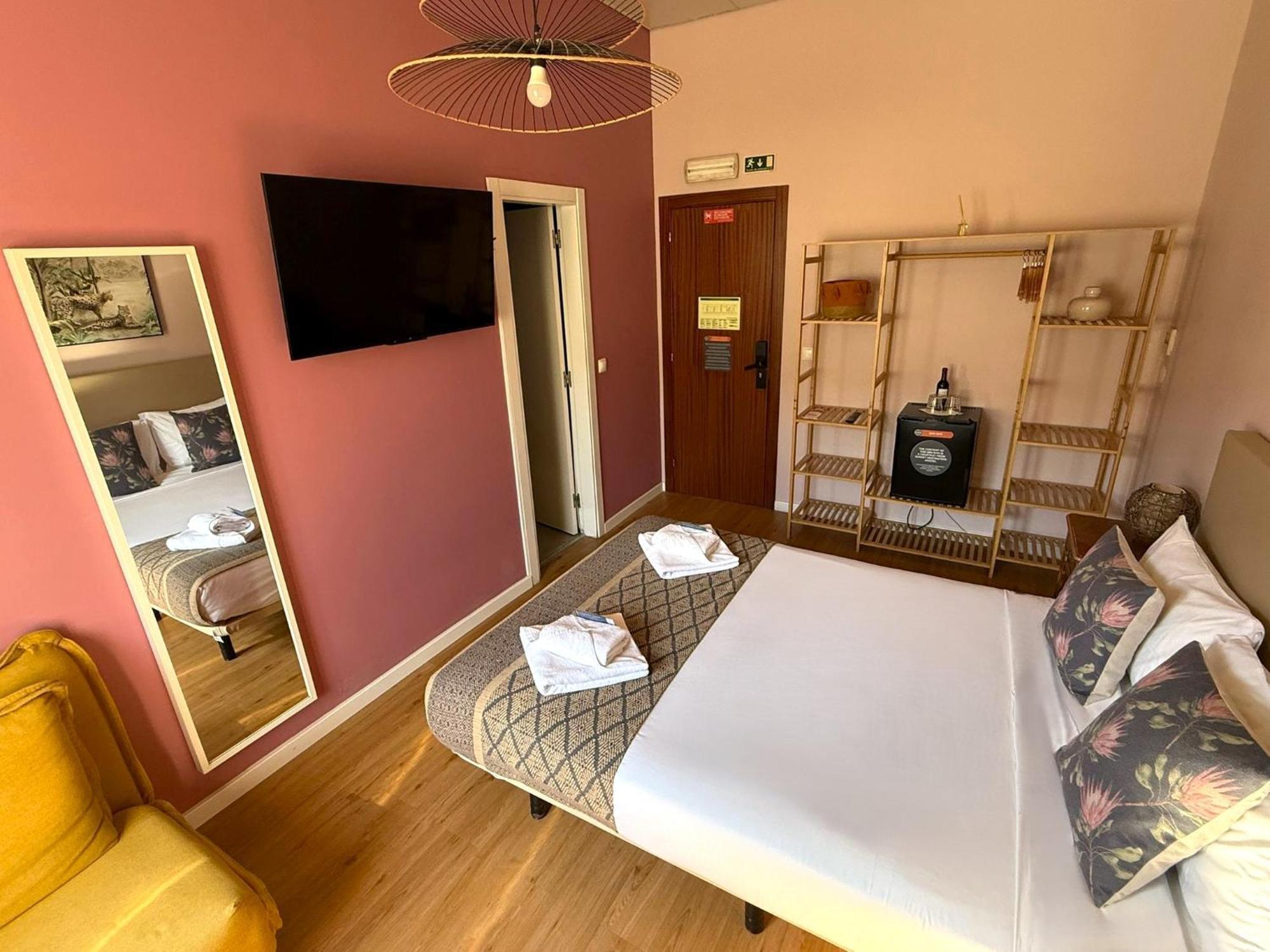 Double Room Private Bathroom