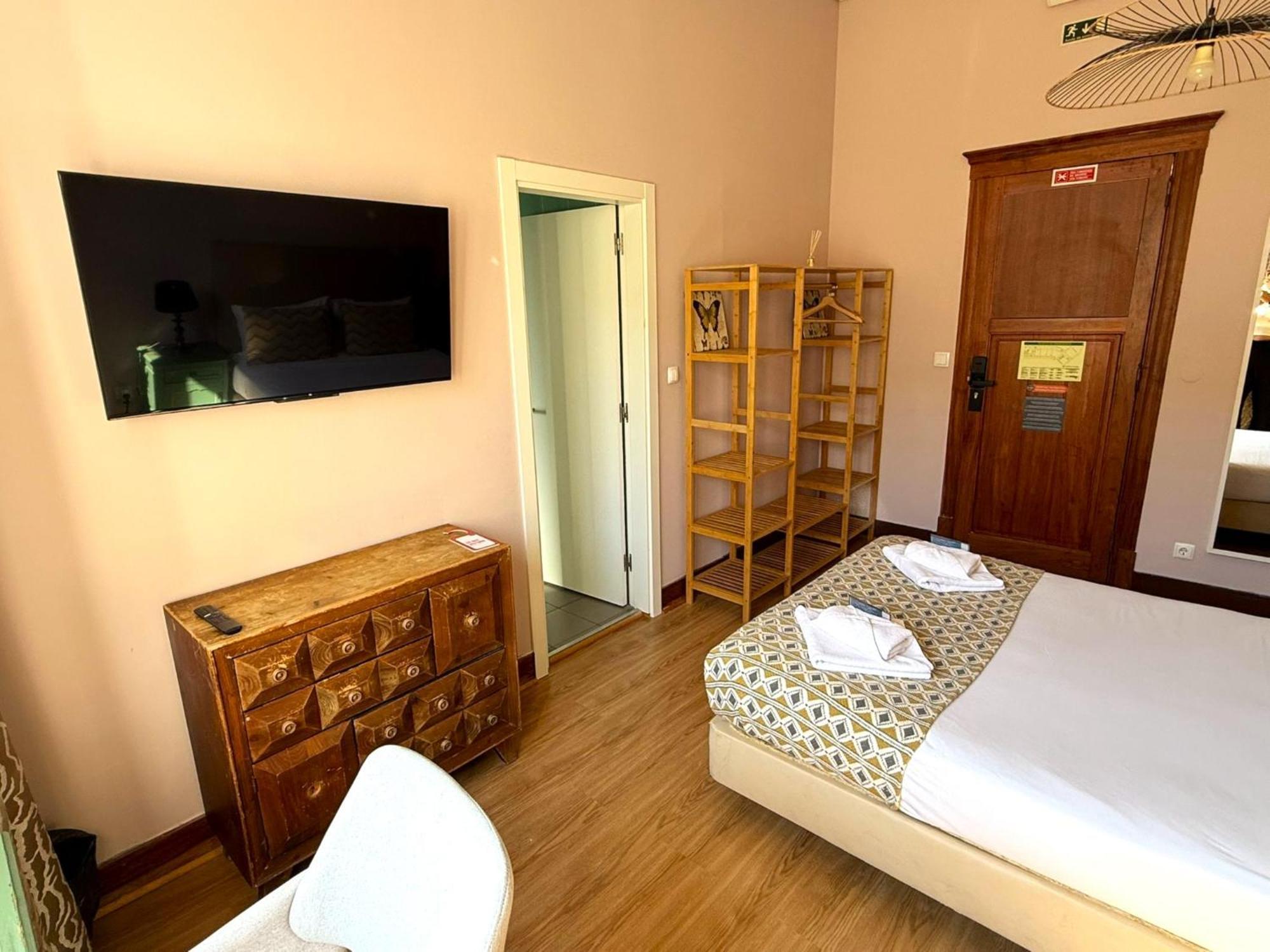 Double Room Private Bathroom