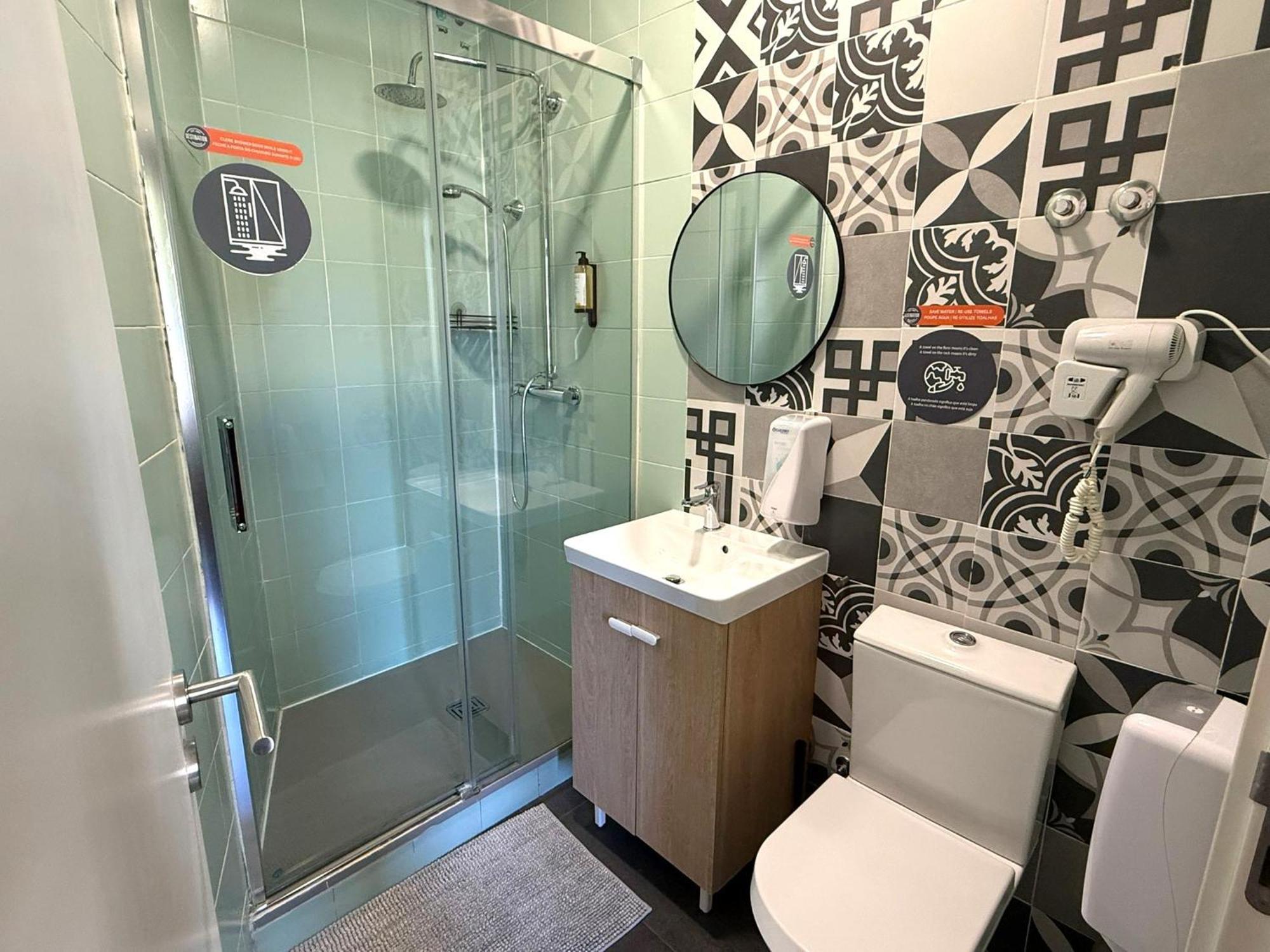 Double Room Private Bathroom