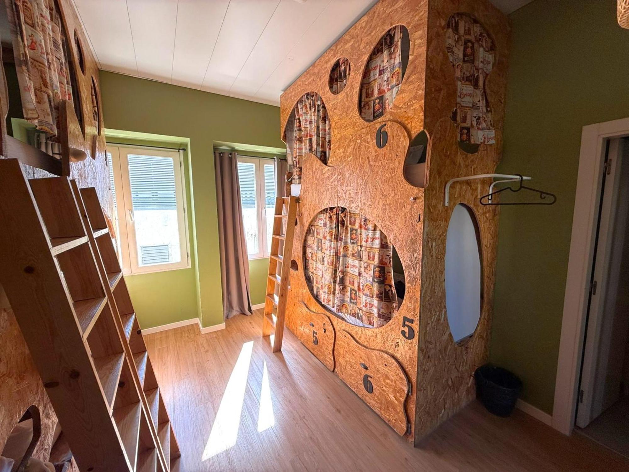 Bed 6-Bed Female Dormitory Room Ensuite